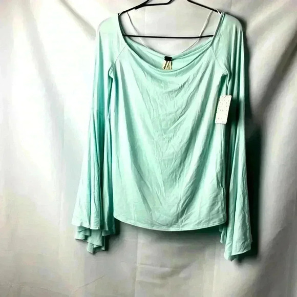 NWT FREE PEOPLE WO SIZE MEDIUM MINT GREEN BLOUSE EXTRA WIDE FLOWY SLEEVES - Picture 1 of 12